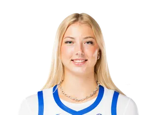 Clara Strack headshot