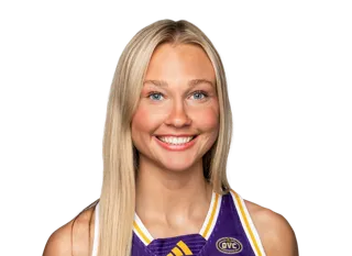 Mia Nicastro headshot
